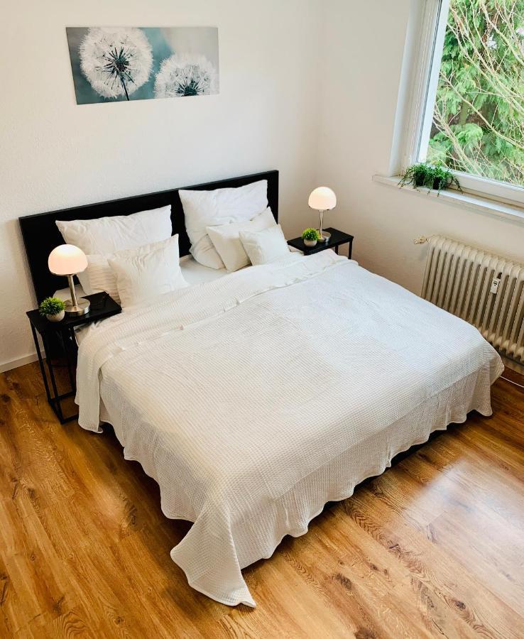 Direkte Uninaehe: Mit Grossem Doppelbett, Kuechenzeile Und Neu Renoviertem Badezimmer Apartment *